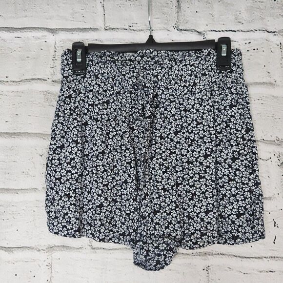Abercrombie & Fitch Women's Navy Blue White Floral-Print Shorts Size Small - Picture 1 of 13